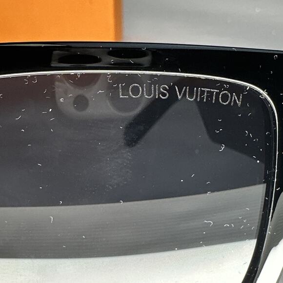 LOUIS VUITTON LV Clash Square Sunglasses Black - Picture 3 of 13